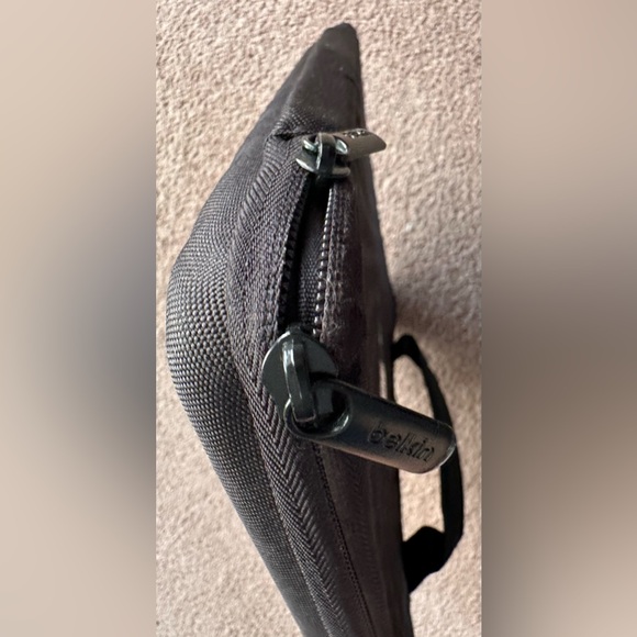 Belkin Air Black Protect Laptop Sleeve Case Protector - 11" Laptops Chromebooks - Picture 16 of 16